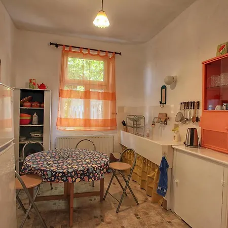 Retro & Friendly House : With A Backyard * بلوفديف
