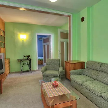 Retro & Friendly House : With A Backyard * بلوفديف