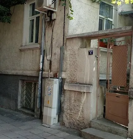 بيت ضيافة Retro & Friendly House : With A Backyard