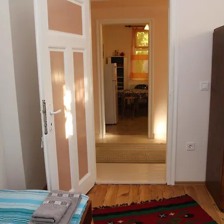 بيت ضيافة Retro & Friendly House : With A Backyard *